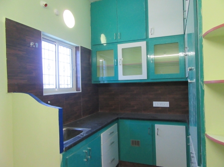 6) Li Id : 141 - Kitchen.JPG